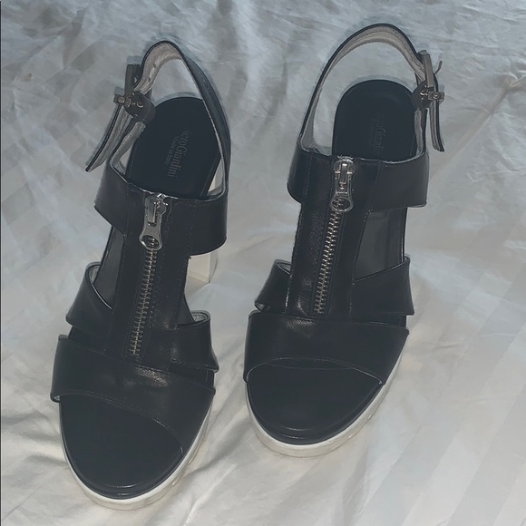 Leather sandals - Picture 2 of 10